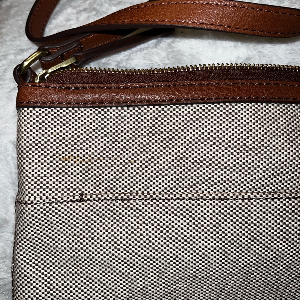 Fossil crossbody - Picture 2 of 8